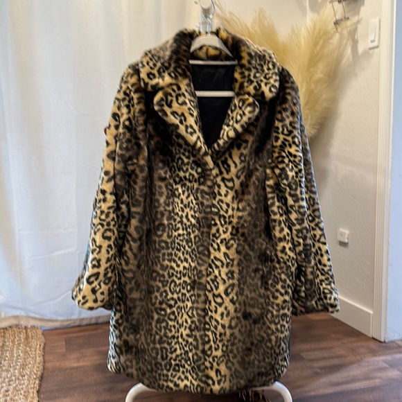 Cheetah Fur Coat - Picture 3 of 3